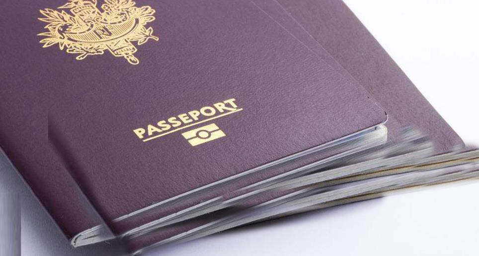 持法国护照去美国旅游要签证吗？